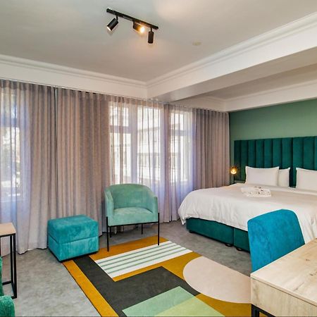 9 On Barrack Hotel Fokváros Kültér fotó
