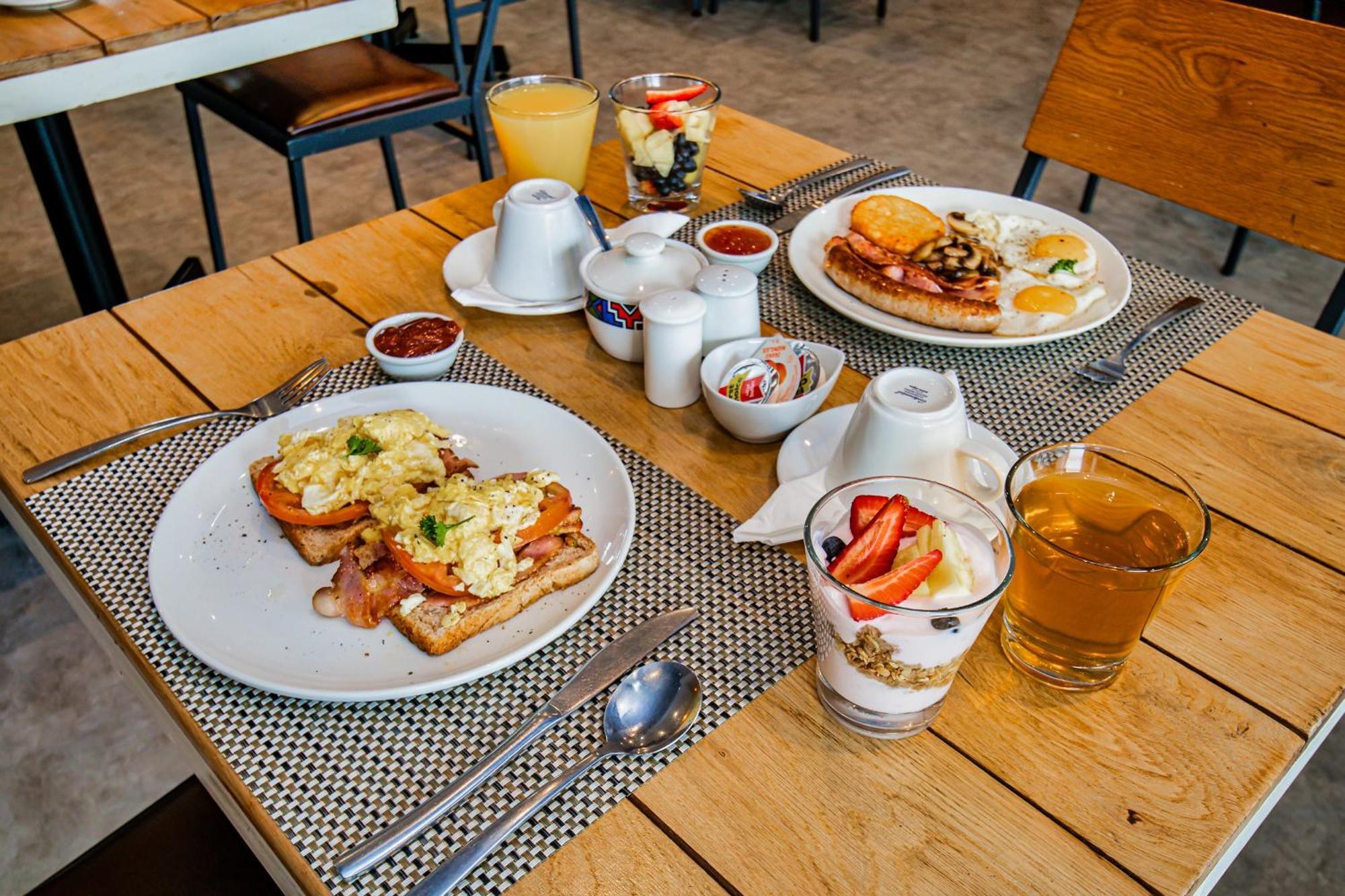9 On Barrack Hotel Fokváros Kültér fotó